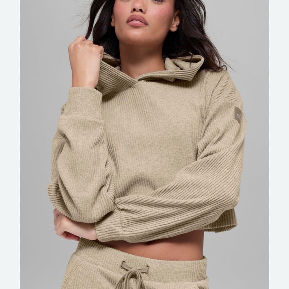 ALO Yoga Cropped Hoodie in Beige